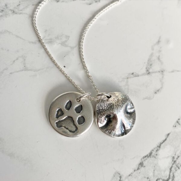 Nose Nugget with Round Paw Print Pendant