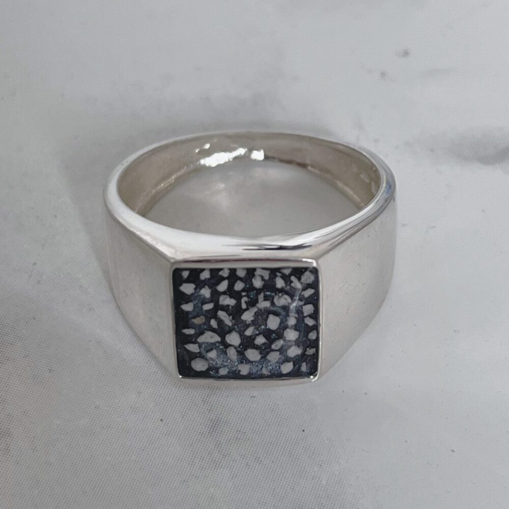 Men’s Classic Square Ring